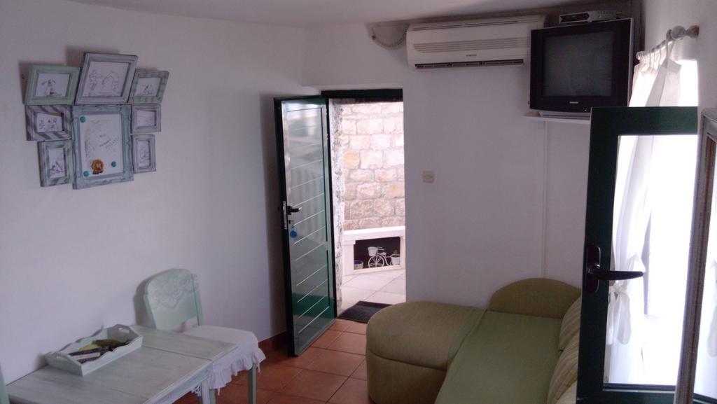 Apartments Ivica Mateljak Brist Εξωτερικό φωτογραφία